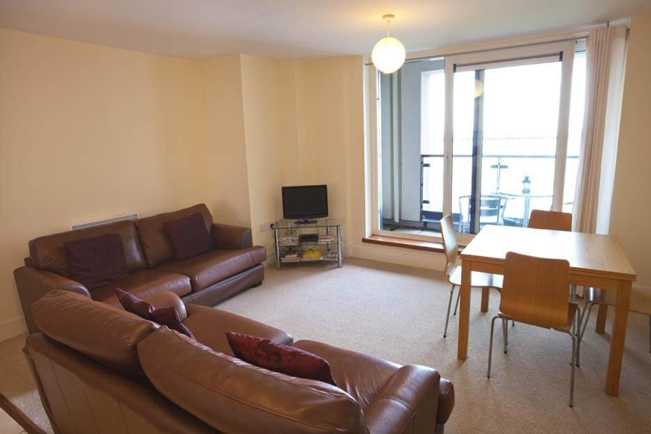 Bayview Apartments Sports Village Cardiff Free Parking & Free Wi Fi Exterior foto